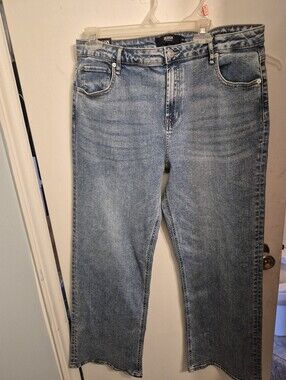 Hudson Jeans Women’s Light Blue Straight Leg Jeans